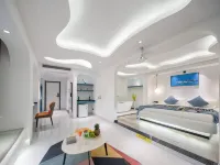 西雙版納雲至設計師度假飯店（告莊星光夜市店）