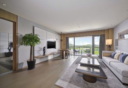 2. 더 유럭스 세산..