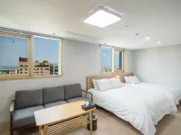 Jeju Centralpark Residence Hotels near Samda Park