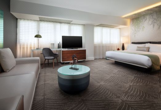 2. W 로스앤젤레스..