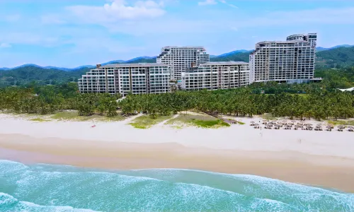 Aloha Oceanfront Suite Resort