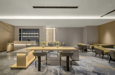 Holiday Inn Qinhuangdao Haigang Отели рядом с достопримечательностью «Qinhuang Botanical Garden»