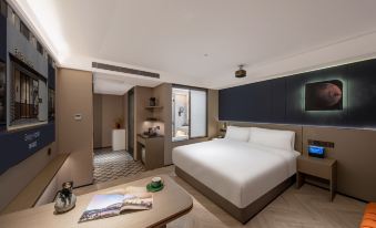 Enjoy Hotel(Sanlitun Tuanjiehu Subway Station Store)