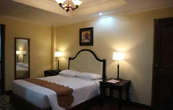 White Knight Hotel Intramuros