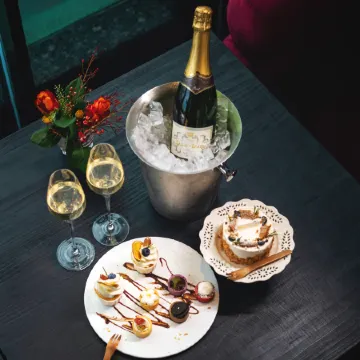 Kunming Xishe Qinghuan High-altitude Terrace Designer Hotel (Kunming Vientiane City)