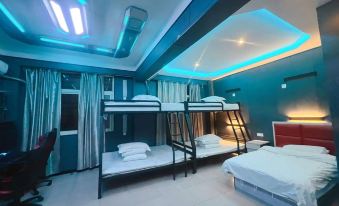 Sakura Language E-sports Hotel (Zhengzhou International Trade 360)