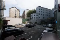 Xupu Peninsula International Hotel - parking