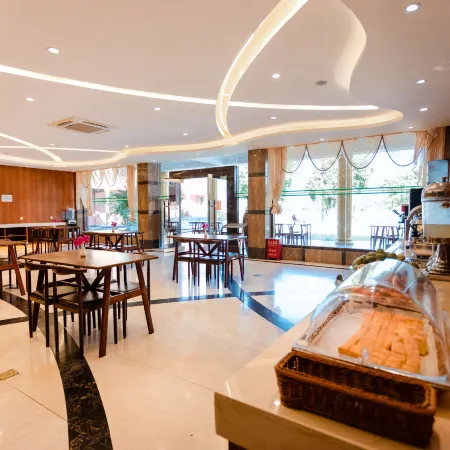 Phoenix Hot Spring Holiday Hotel