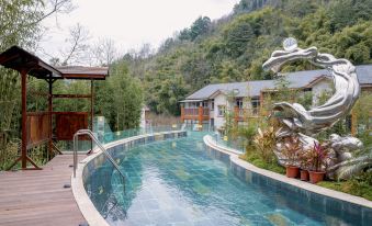 Sakura Hot Spring Holiday Hotel