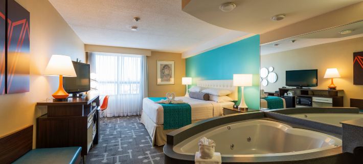 Howard Johnson Plaza by Wyndham by the Falls / Niagara Falls Hotels in Niagara Falls