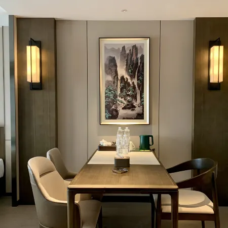 Liucheng Zijinghua Hotel