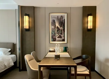 Liucheng Zijinghua Hotel