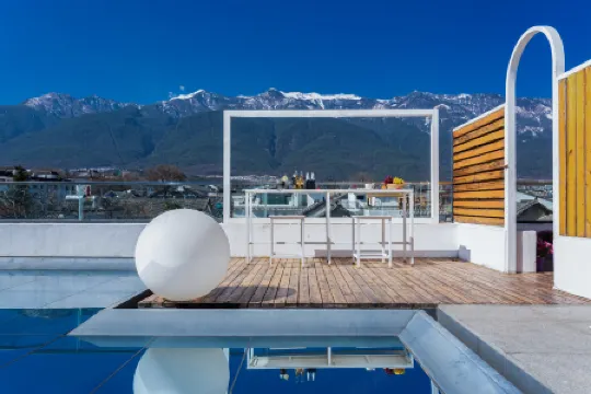 Yanniao Guiqiao Hidden Luxury Hotel