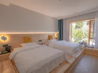 Zhuozhuo Moyuan Homestay Hotel di Danba