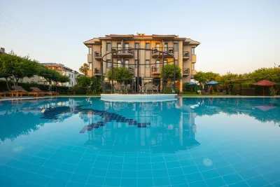 Golden Moon Hotel Hotels in Foca Mahallesi