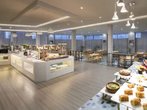 逸尚東方飯店（西昌月亮湖濕地公園沃爾瑪店）