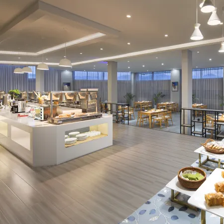 Eshine East Hotel (Xichang Qionghai Wetland)