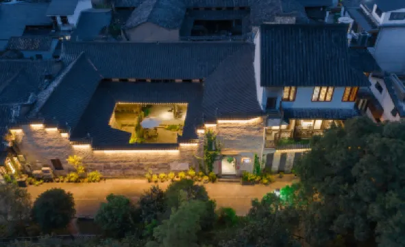 February Yuanxiang Hostel โรงแรมใกล้ทุ่งจีหวาน