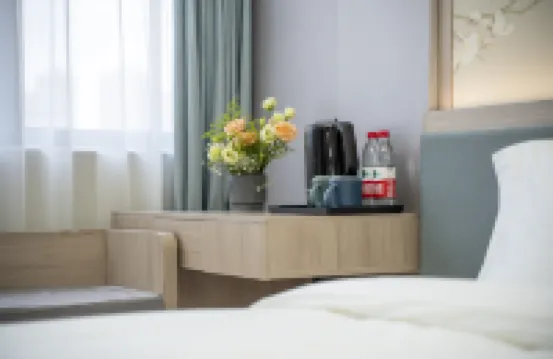 Tukke China Light House Hotel (Longgang Tonggang Road Branch)