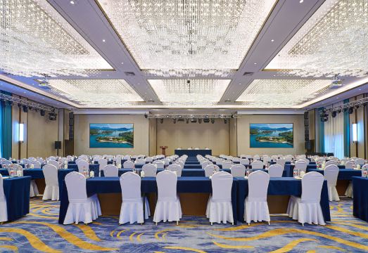 자오퉁 크라운 홀리데이 호텔