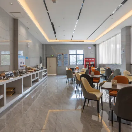 Yeste Meitu Hotel (Wuzhou Cangwu County Shiqiao Bus Station)