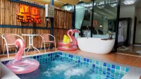Phetra Pool Villas - Pools