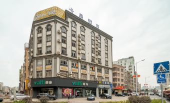 Kaman Hotel (Huazhou Bei'an Bus Station Zhouxuan Branch)