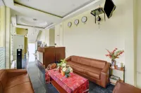 Super OYO 90565 Wesly House Hoteles en Sei Sikambing D