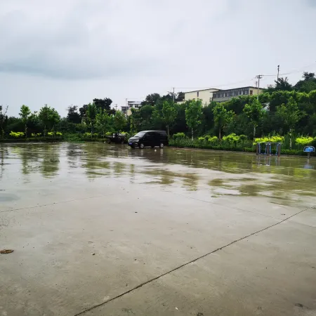 Xibaipo Jinbo Lake Guest House