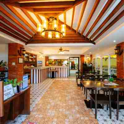 RedDoorz @ Pension Ivatan Batanes Dining/Meeting Rooms