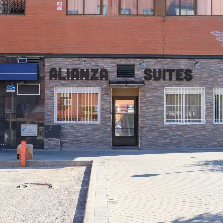 Alianza Suites Отели рядом с достопримечательностью «Виллаверде»