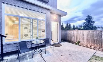 Sweet Home-Separate Entry-Near YVR Airport & Skytrain & Costco