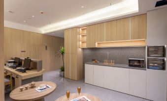 No Sound Hotel ( Chongqing Automobile Bo Sanya Bay Subway Station)