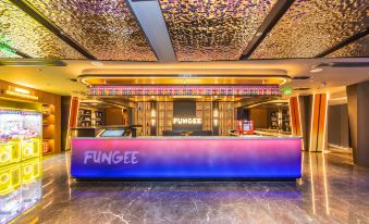FunGee Hotel (Zhongshan Road Pedestrian Street Yaohan)