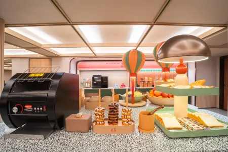 Orange Hotel (Zhangjiajie Jishou University) Отели рядом с достопримечательностью «Jishou University Zhangjiajie Campus»