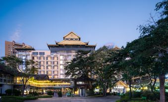 Xishuangbanna Jinghong Splashing Water Plaza Atour X Hotel