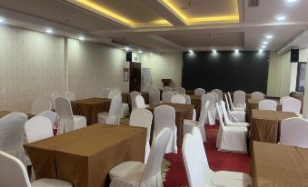 Huating Yunqi Hotel (Binyang Department Store)
