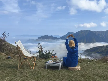 Yun Shang Wu Tian Guesthouse Отели рядом с достопримечательностью «Jiuquyunhuan Area, Yunhe Terrace Scenic Area»