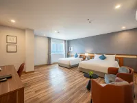 Tahiti Central Seaview - 50m to Night Market Phu Quoc Hotels near Ham Ninh