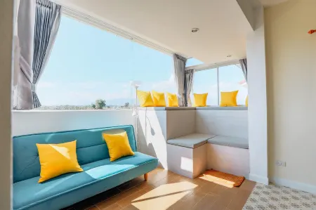 Glass House, Mountain View, Near Airport-City Отели рядом с достопримечательностью «Chiang Rai University»