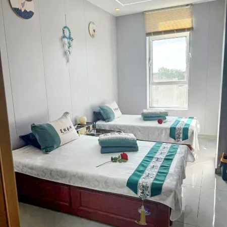 Burqin Lanfeng Holiday Hotel