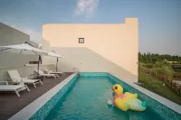 Taicang Jiangwai Resort (Changjiangkou Tourist Resort Area) - Pools