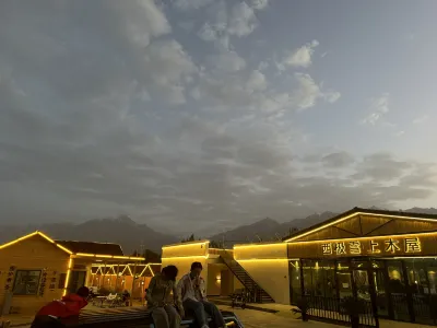 Snowtop Westernmost Lodge · Taxian Hotels near Viewing Platform of Taherman Wetland Park
