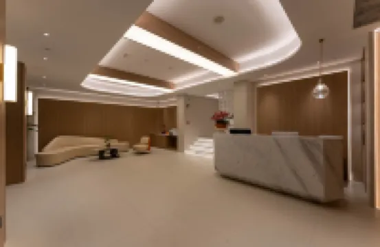 Zhuhai Jinfeng Jiamei Hotel (Lovers Middle Road)