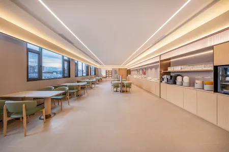 Quanji Xichang Moon Lake Wetland Park Hotel Отели рядом с достопримечательностью «Xiaoyucun»