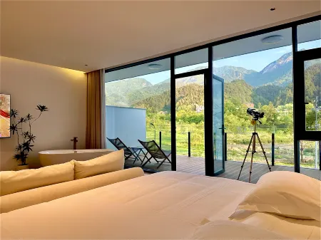 Tiantangzhai Yuexia Mountain Residence courtyard Guesthouse Отели рядом с достопримечательностью «Baima Canyon»