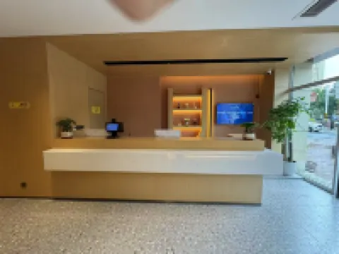 โรงแรม IU (สถานีรถไฟหลินอี้)