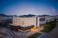 Atour Hotel Wuxi Meiyuan Taihu Hotels near Jiangsu College of Information