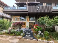 Qingxi Yumanju Homestay Hotels in Colorful Yunnan Paradise