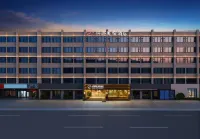 QIANNA HOTEL GLORIOUS - Parkplatz